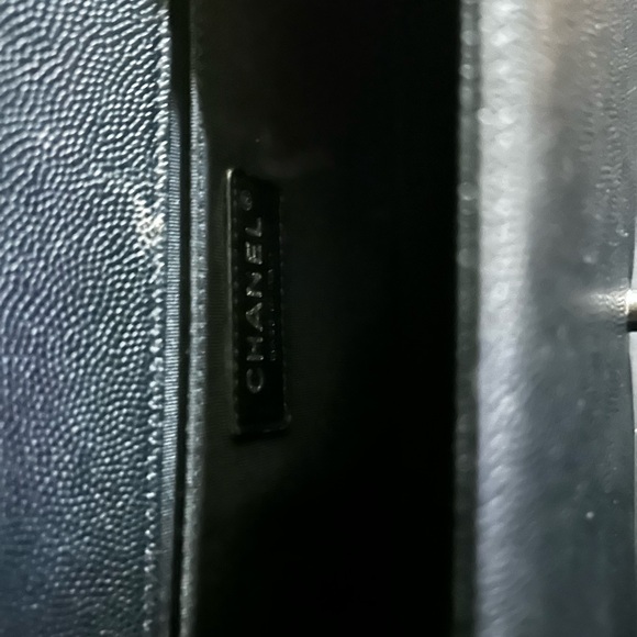 Chanel Caviar Quilted Medium Boy Flap Black - Picture 9 of 15